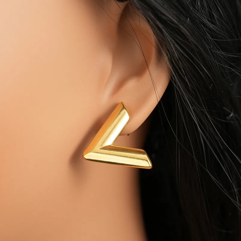V earring